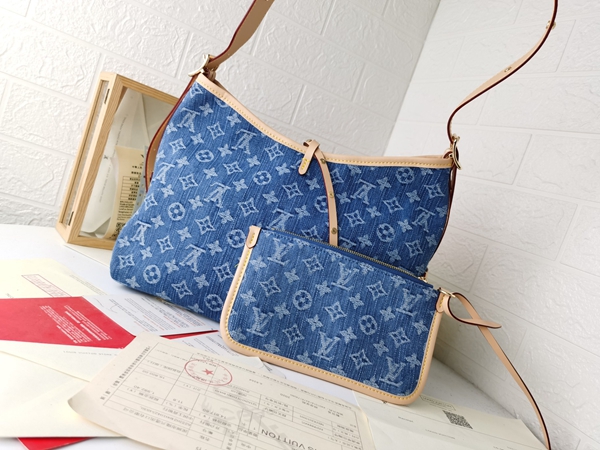 ルイヴィトンバッグ素材ディテール